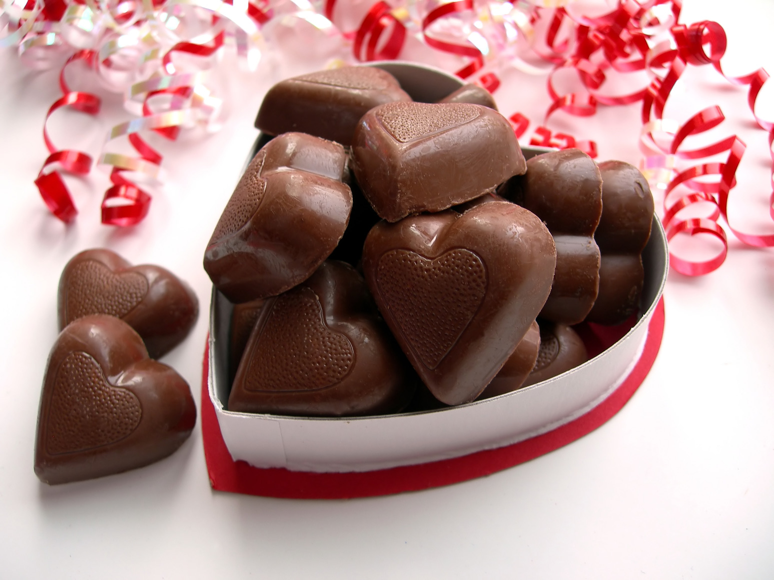 Grad Student Delivers Chocolates with 'Whore' Written on Front and 'You ...