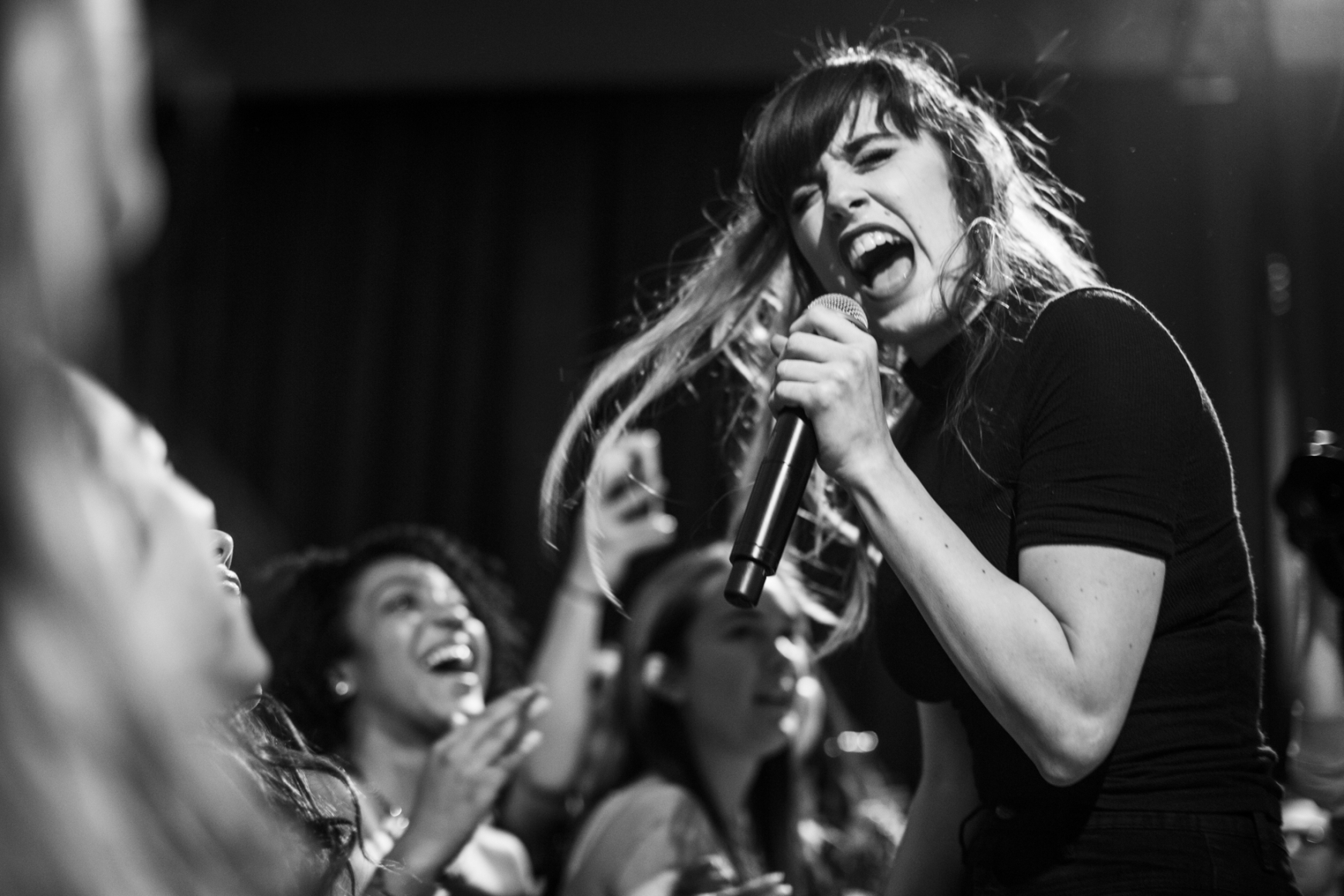 Ryn Weaver Brings Indie Pop Energy To Alumni Hall