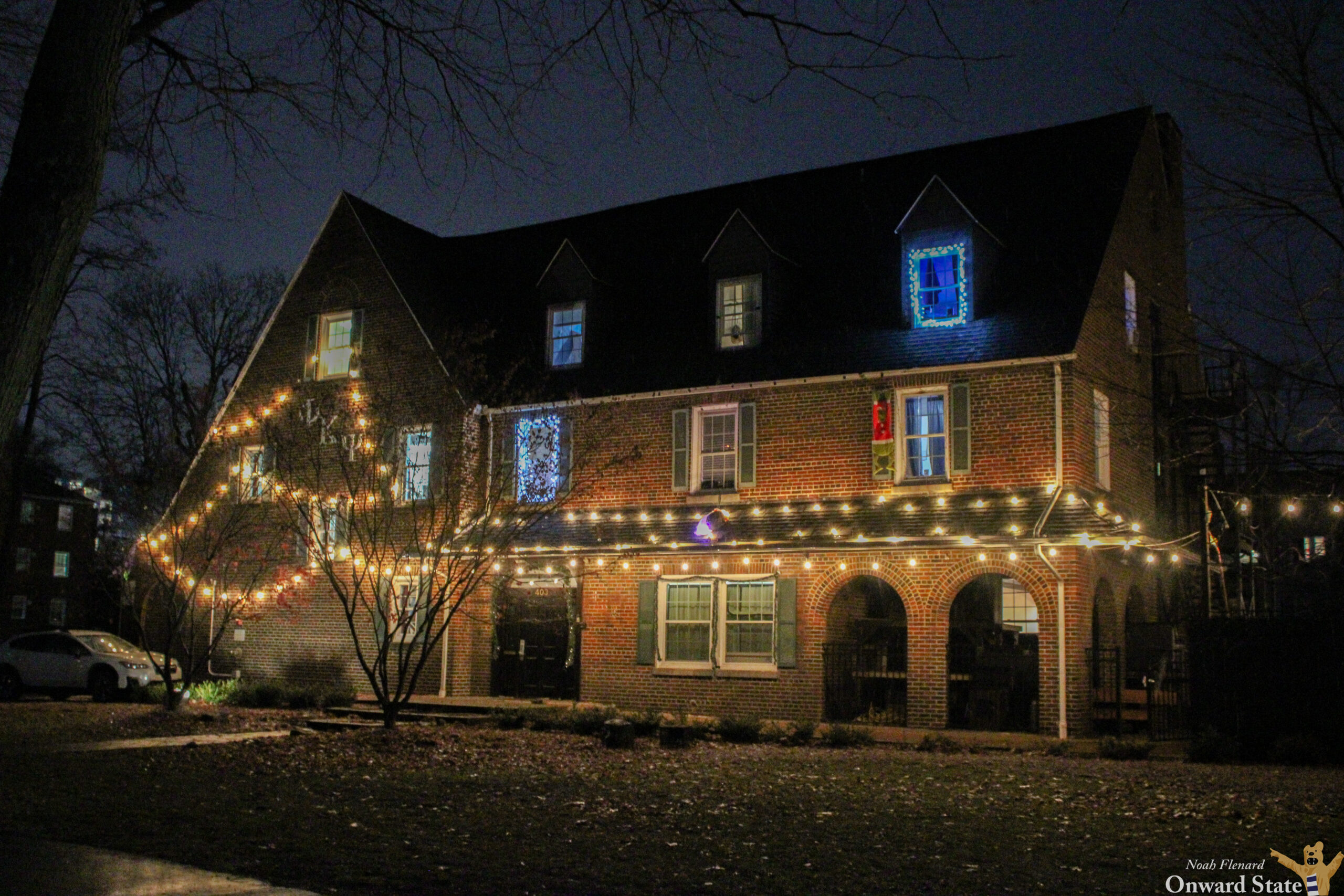 Phi Psi Frat Christmas Lights 2024